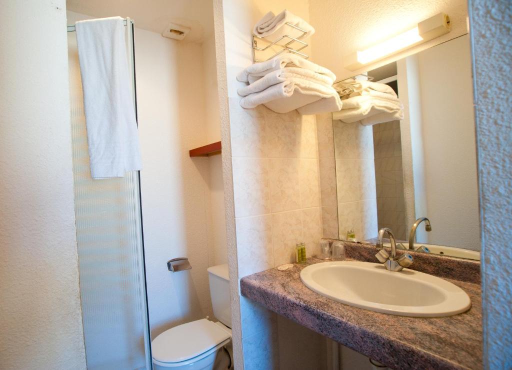 Citotel Hotel Le Commerce Sévérac-le-Château Zimmer foto